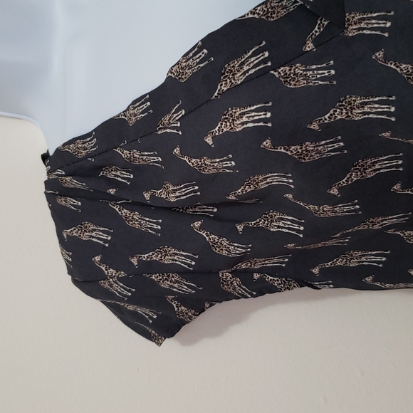H&M Concious  Giraffe Print Blouse - Picture 4 of 9
